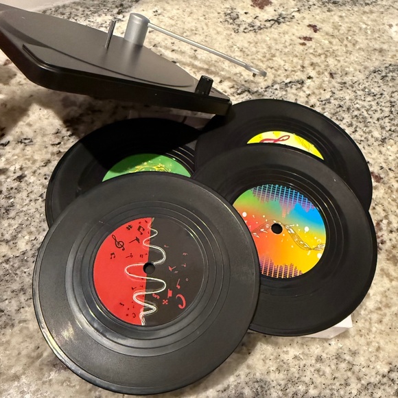 Record Player Coaster Set with Colorful Design, New - Picture 3 of 9